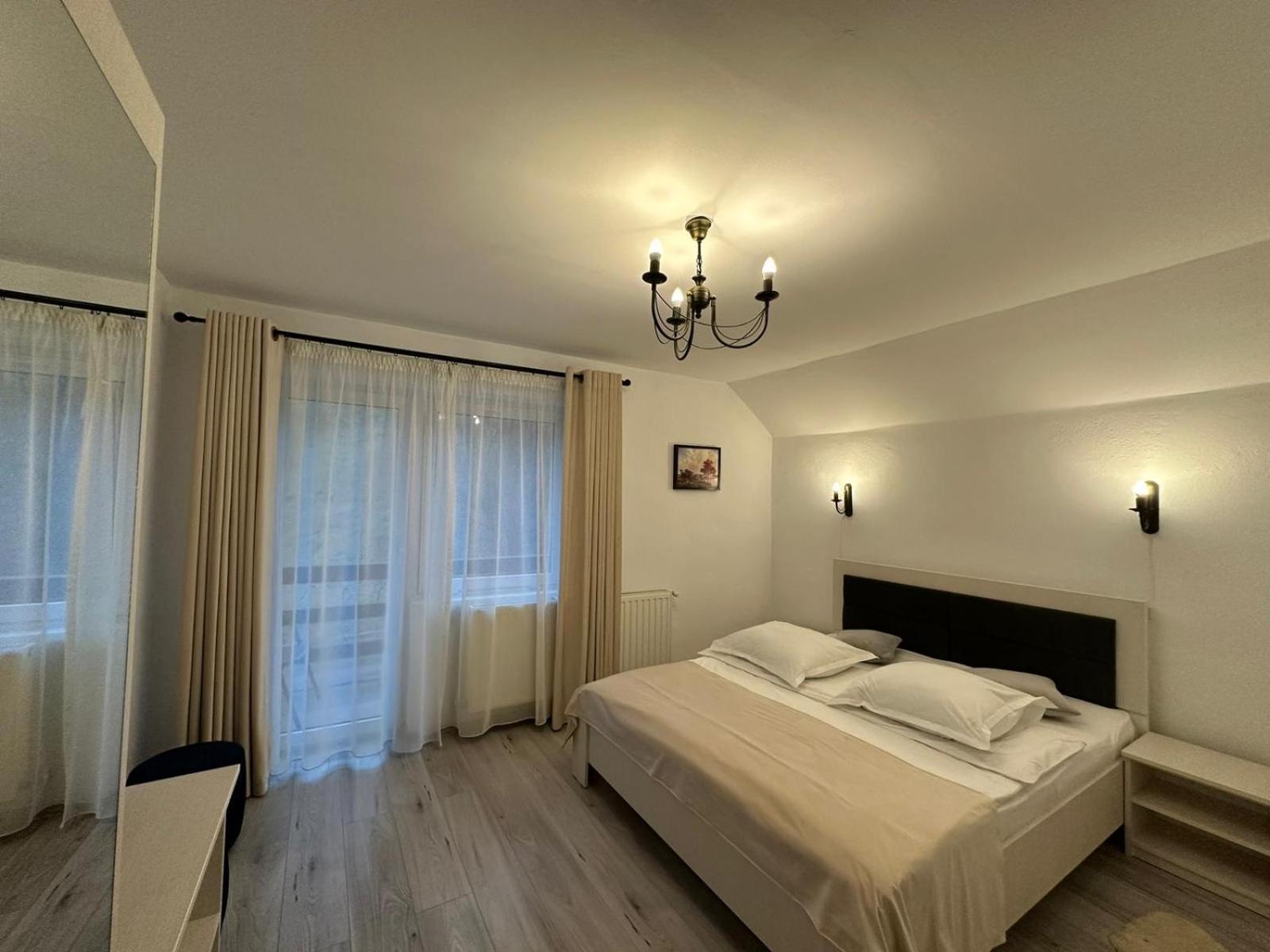 Отель Casuta De Langa Izvor Моечиу-де-Сус Экстерьер фото