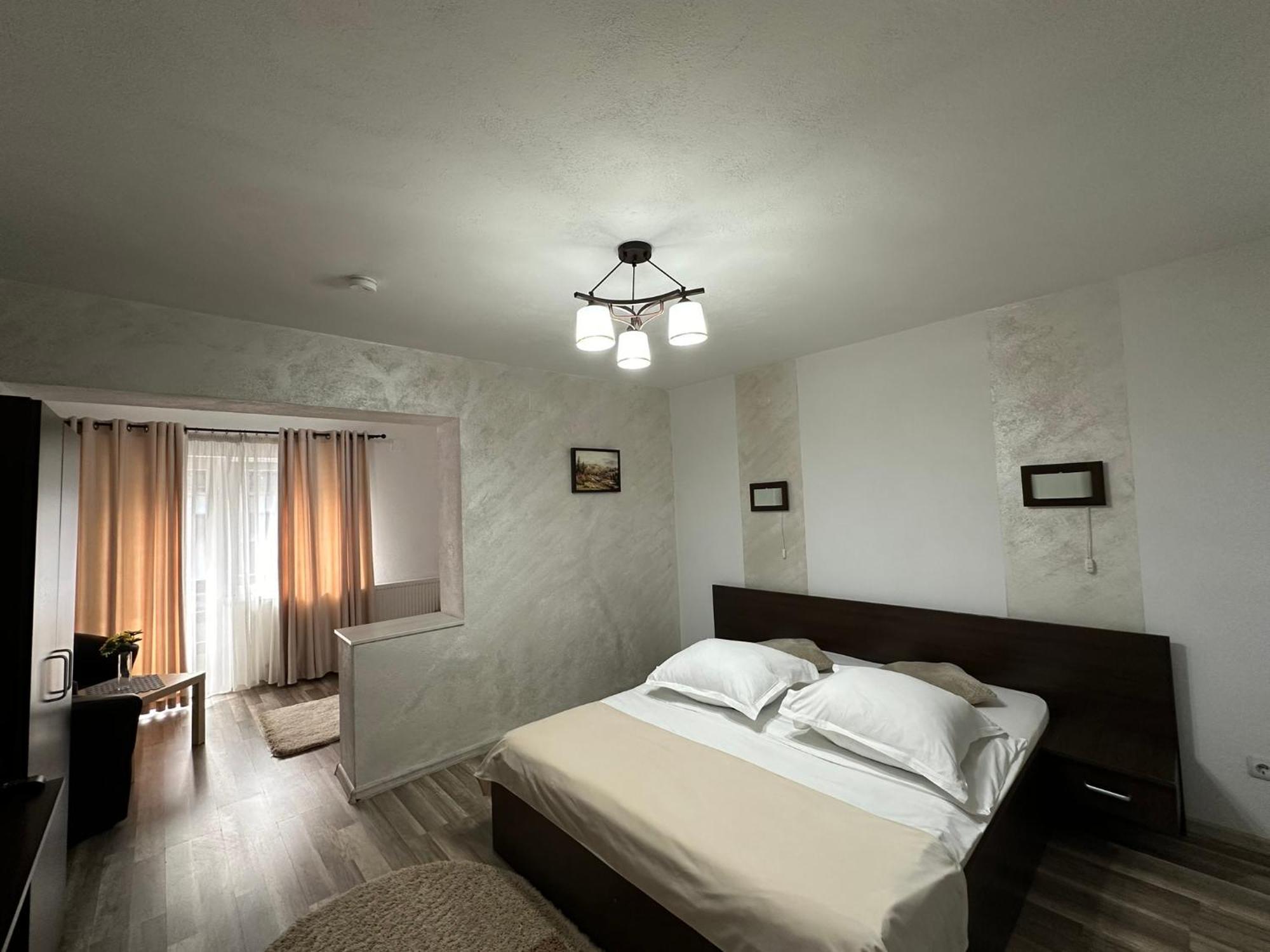 Отель Casuta De Langa Izvor Моечиу-де-Сус Экстерьер фото
